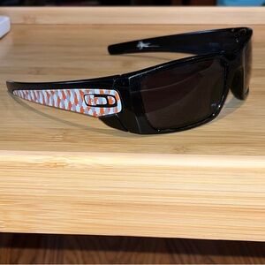OAKLEY FUEL CELL wrap sunglasses in black with orange, white, gray
